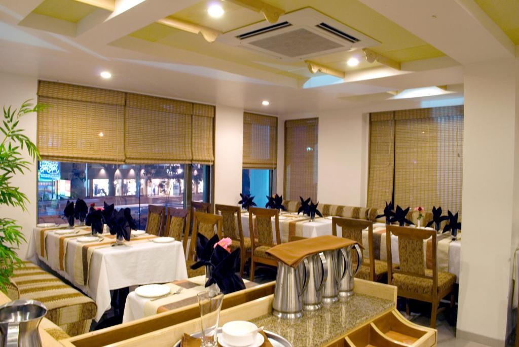 The Deccan Royaale プネ エクステリア 写真